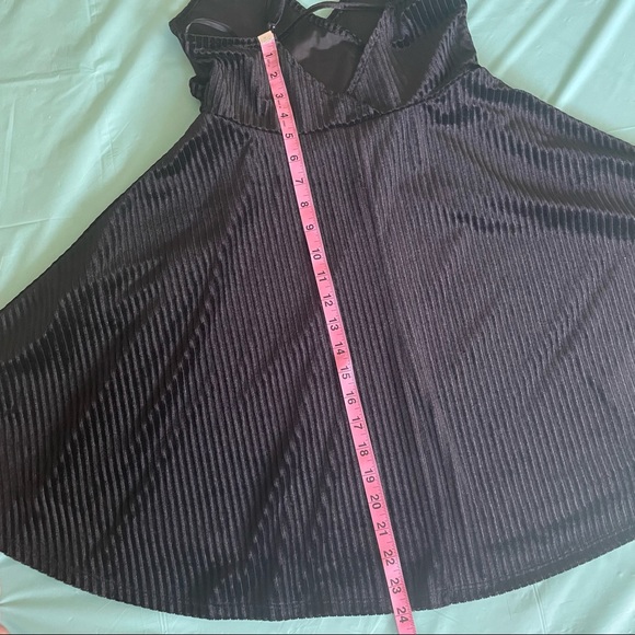 BLACK FOREVER 21 DRESS - Picture 10 of 10